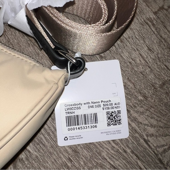 NWT LULULEMON Crossbody with Nano Pouch 2L Trench New with Tags TRNH - Picture 7 of 10